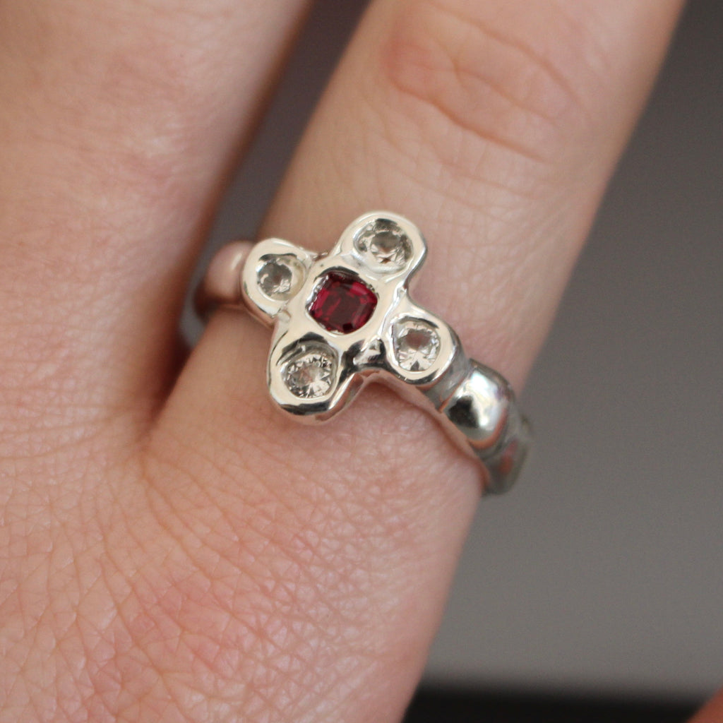 bejewelled pollen ring | size T