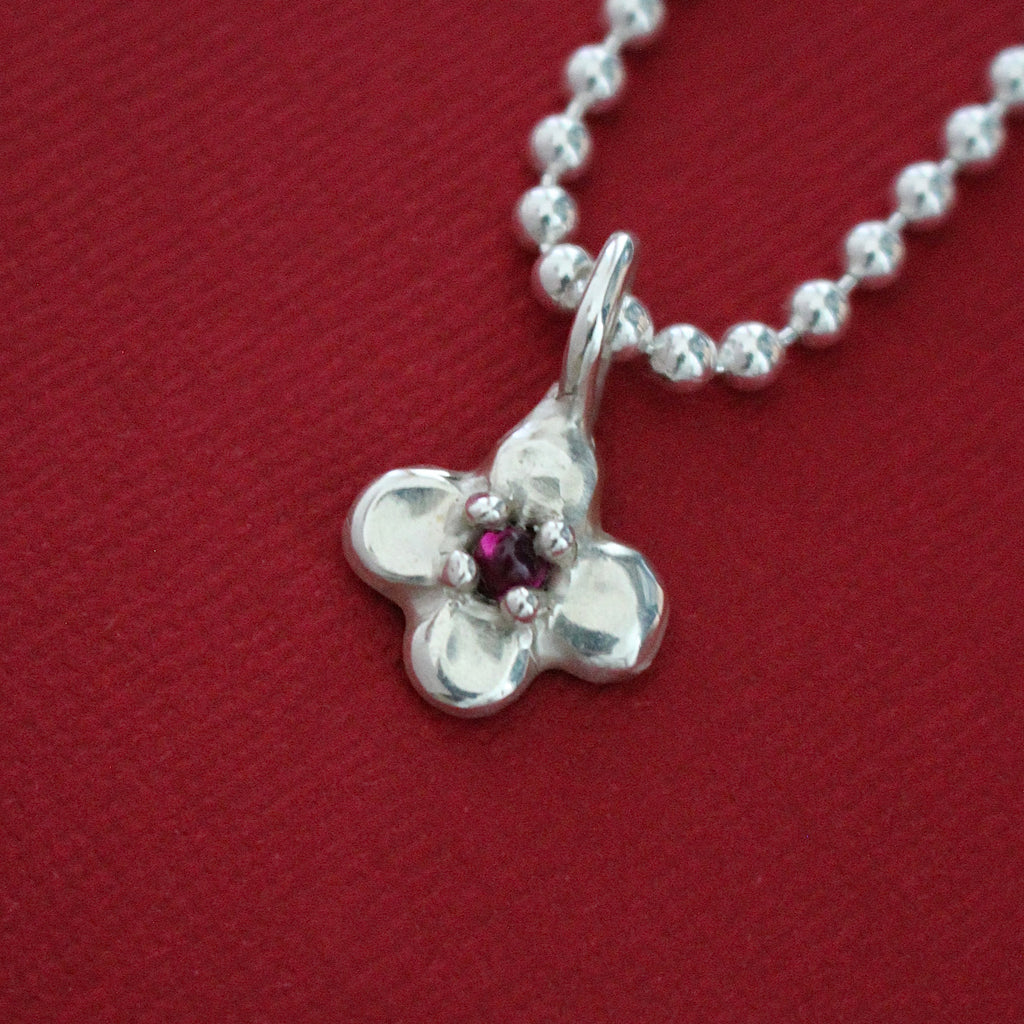 pollen necklace