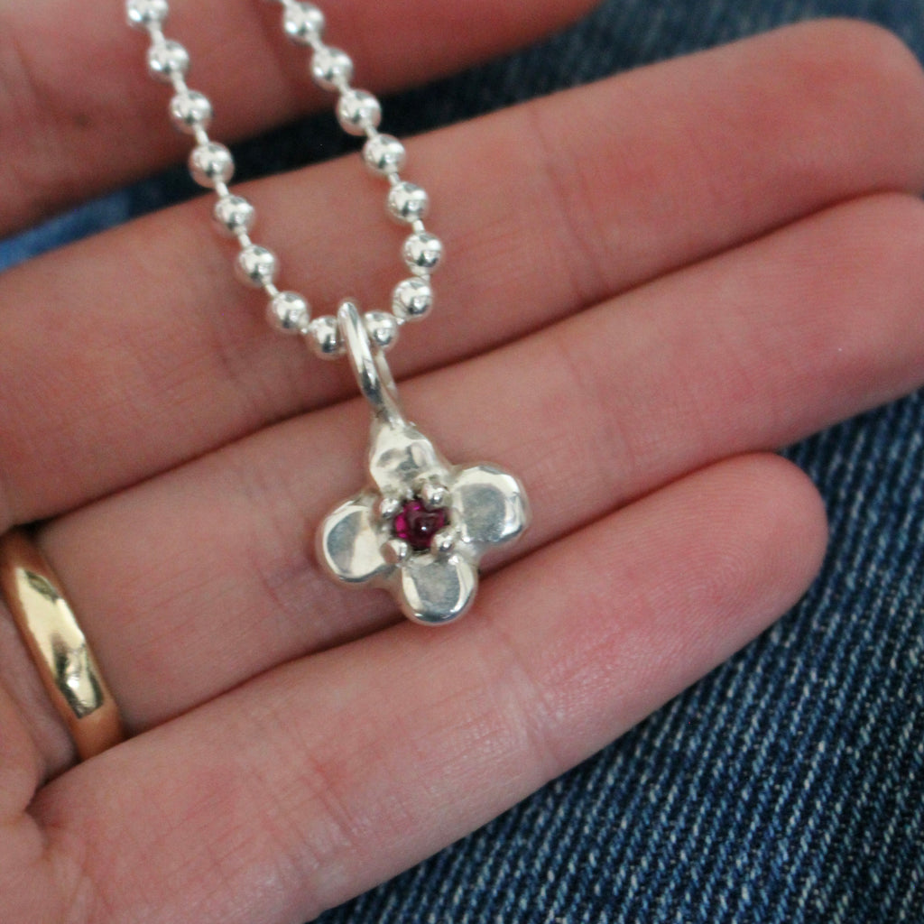 pollen necklace