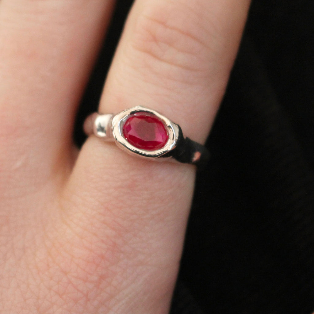 ruby bezel | size L