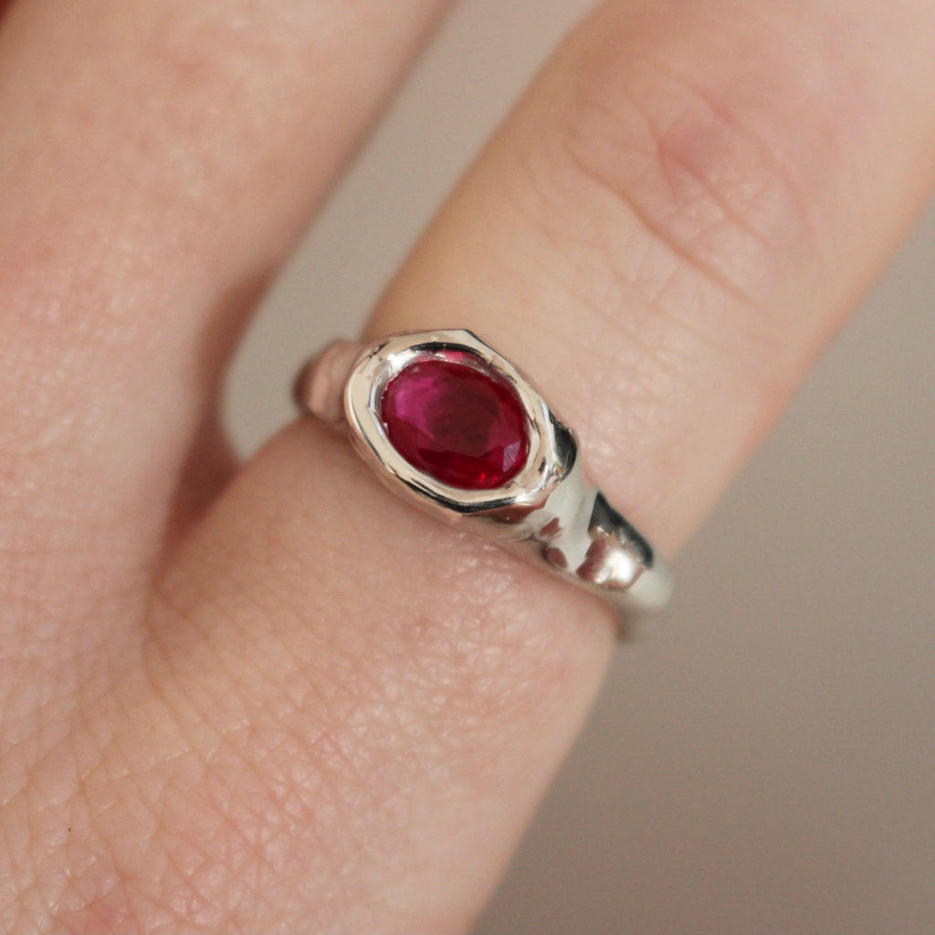 ruby bezel | size L