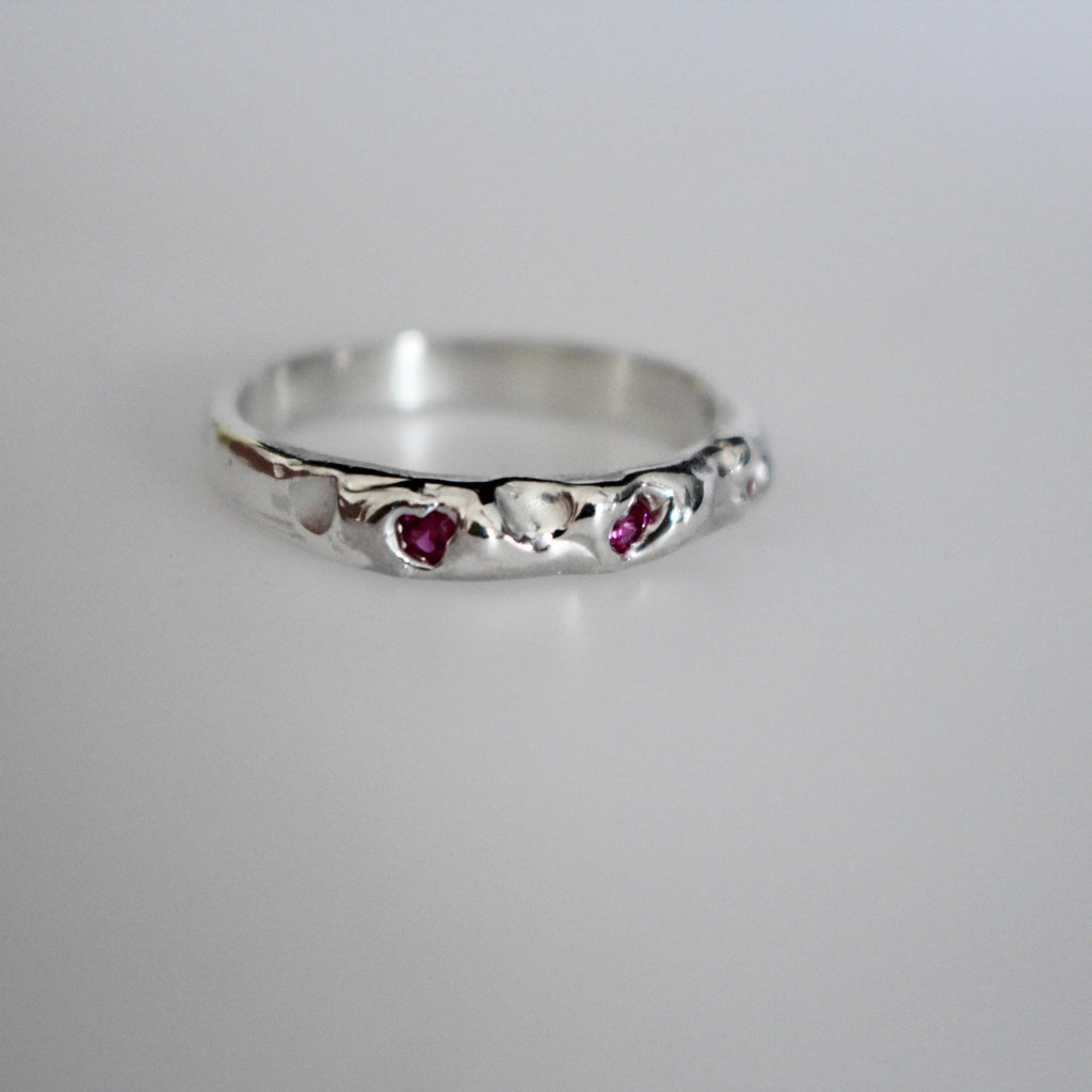 hidden ruby ring | M