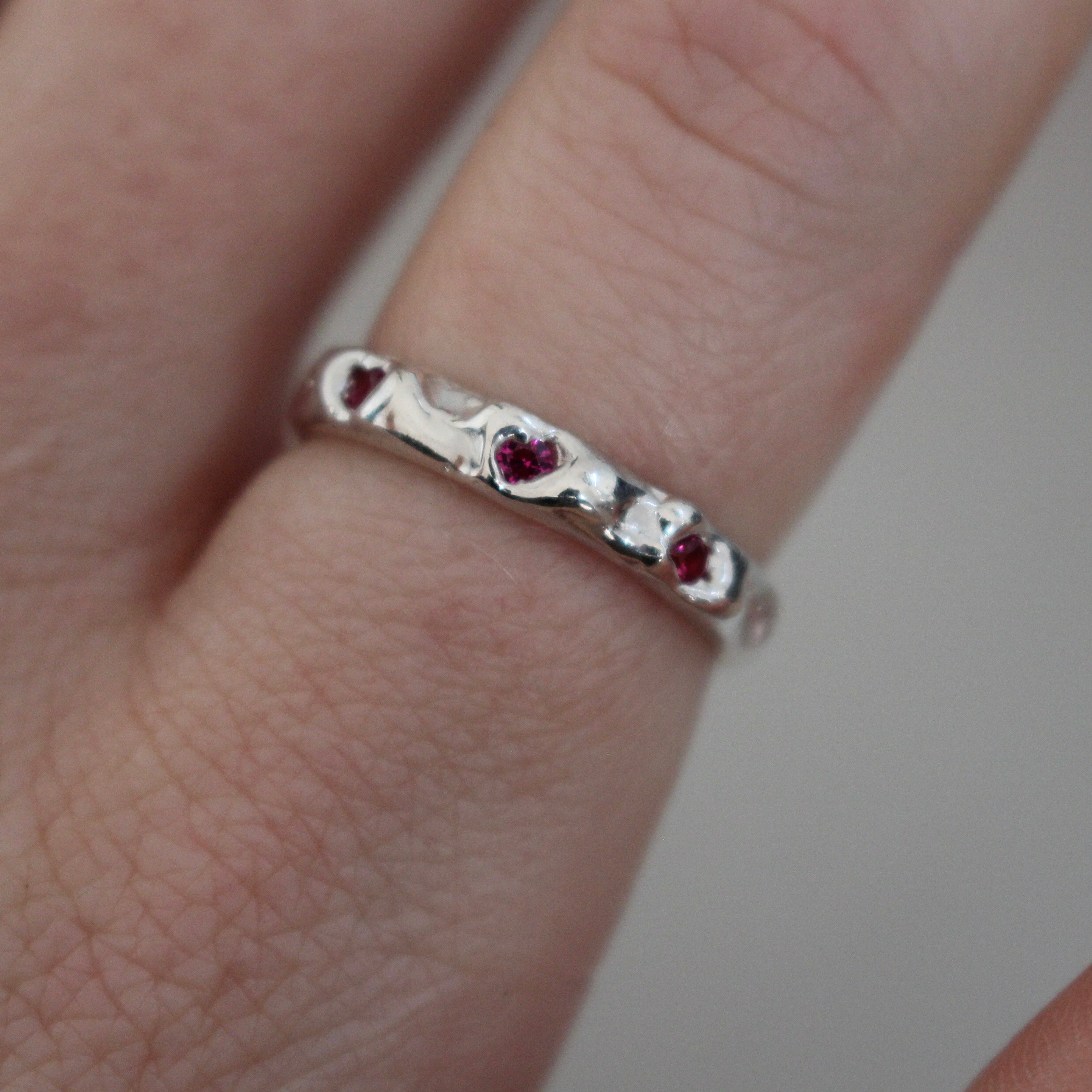 hidden ruby ring | M