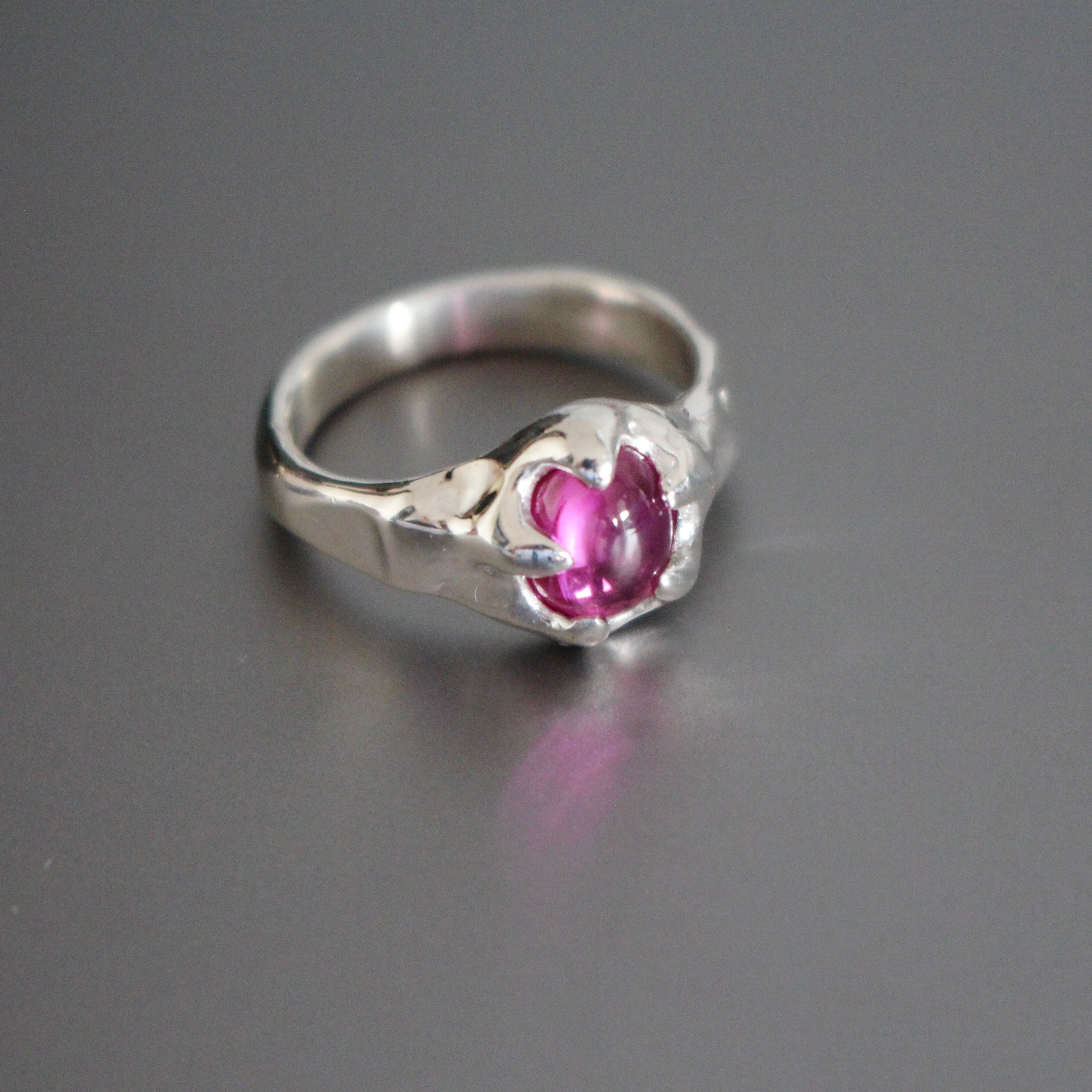 pink glow ring | size M