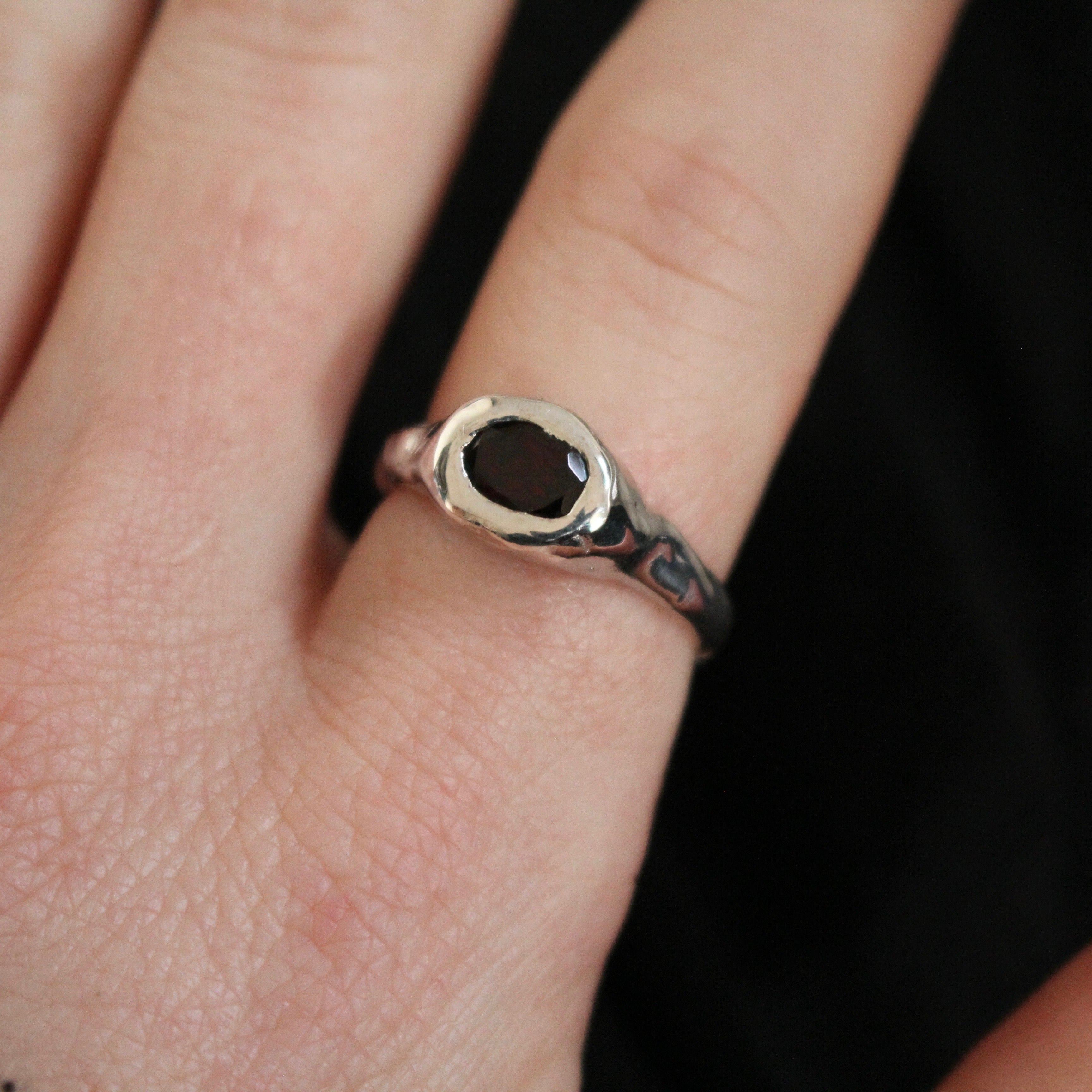 garnet bezel | N