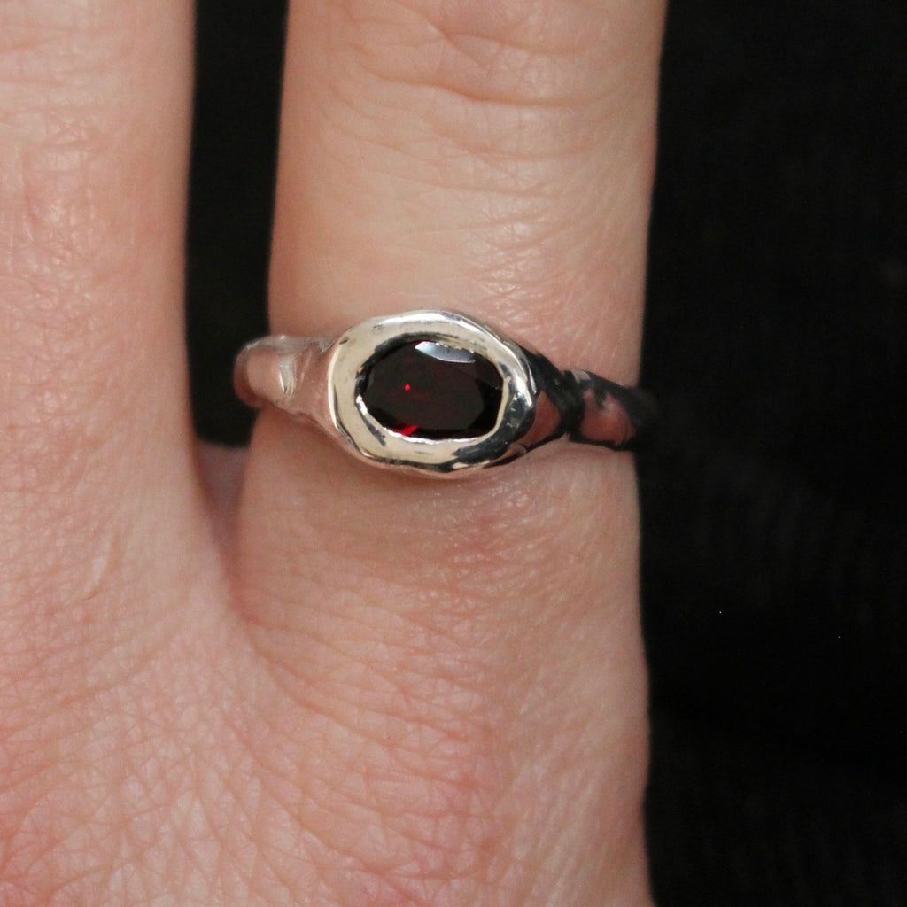 garnet bezel | N