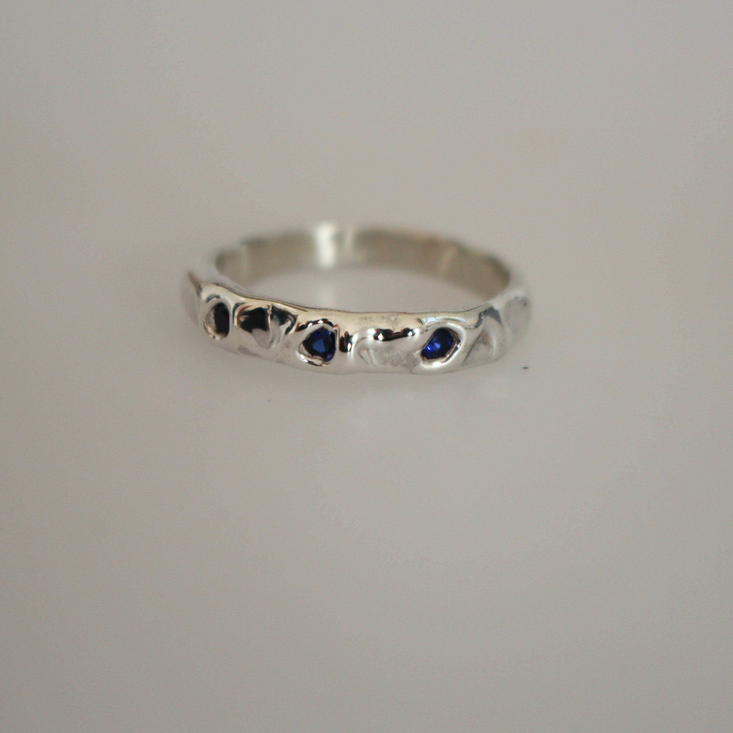 sapphire hidden ring | size N