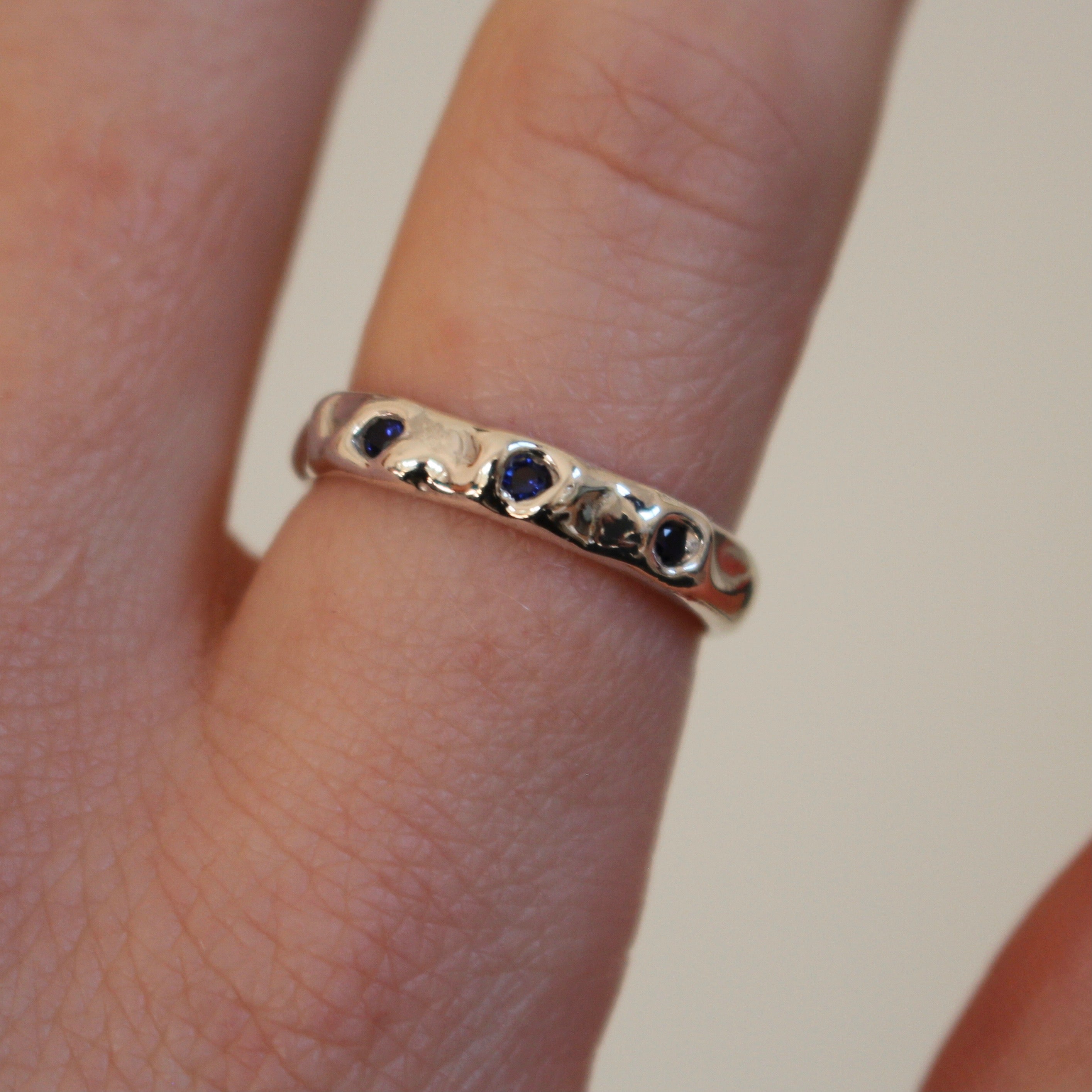 sapphire hidden ring | size N