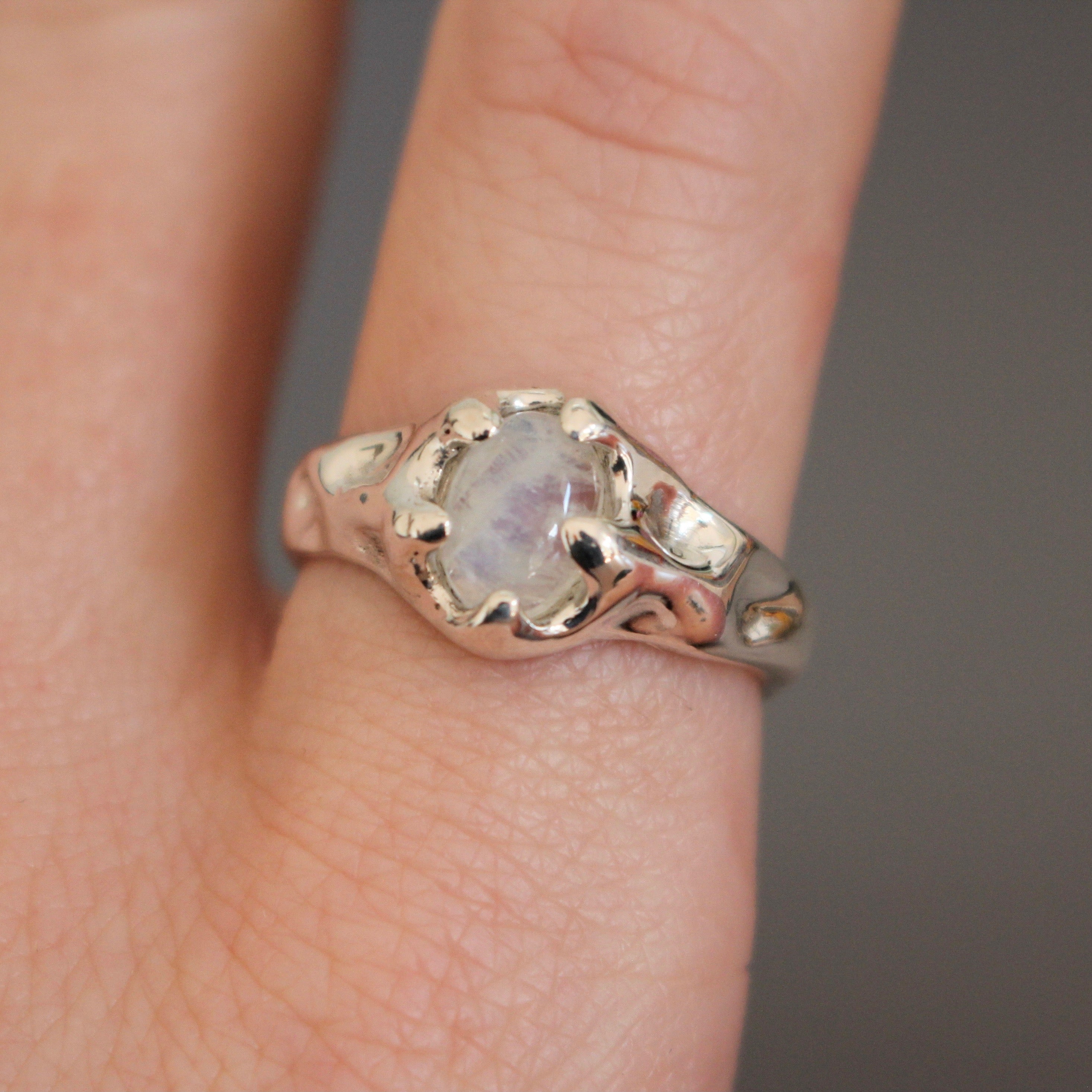 moonstone glow ring  | size O