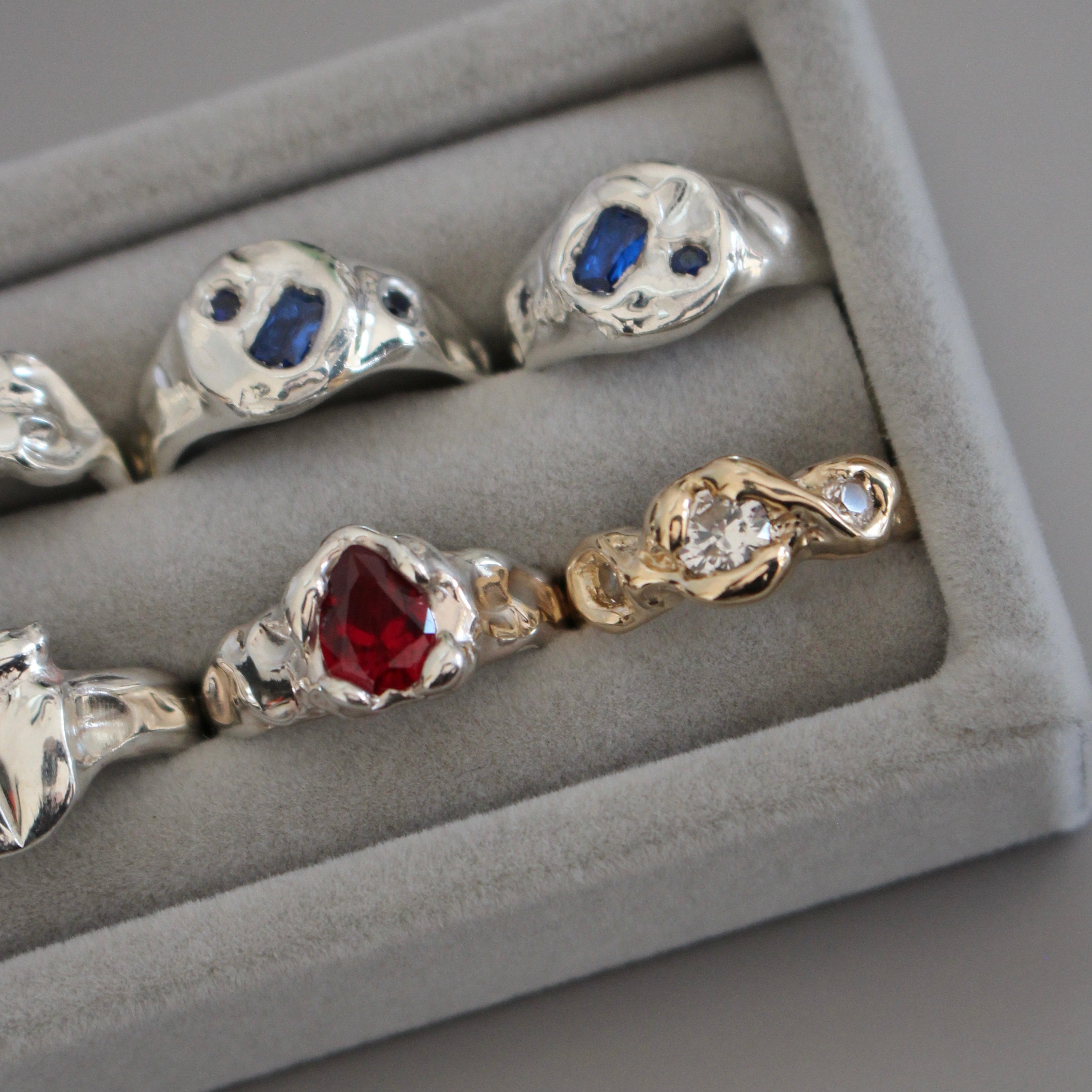 royal ring | M