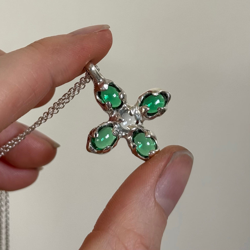 emerald clover necklace