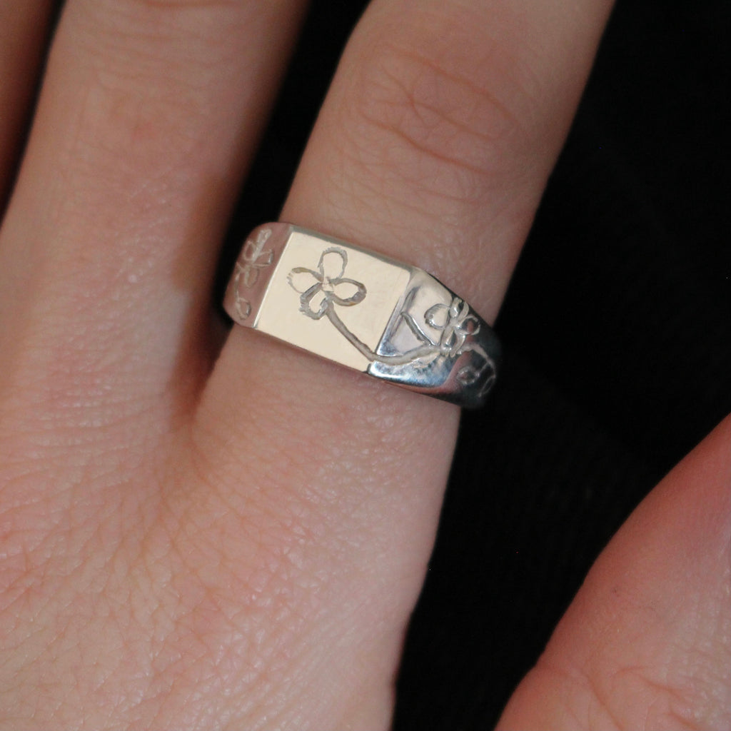 flower signet  | size O